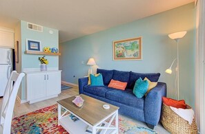 Condo, 1 phòng ngủ | Khu phòng khách