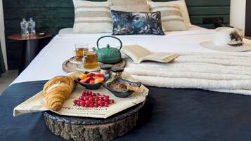 Superior Room | Hypo-allergenic bedding, minibar, in-room safe, laptop workspace