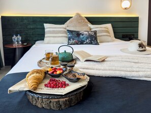 スーペリア ルーム | 低刺激性寝具、ミニバー、セーフティボックス (室内)、ノートパソコン用作業スペース