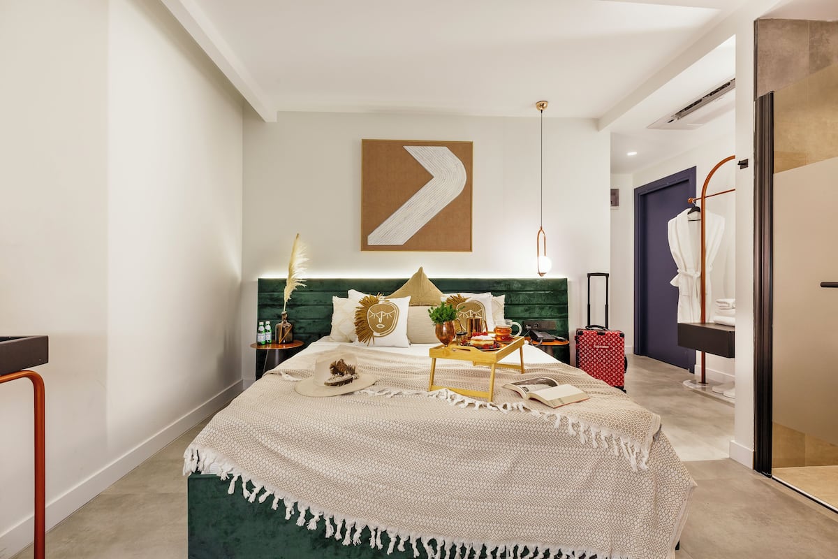 Superior kamer, balkon | Hypoallergeen beddengoed, een minibar, een kluis op de kamer