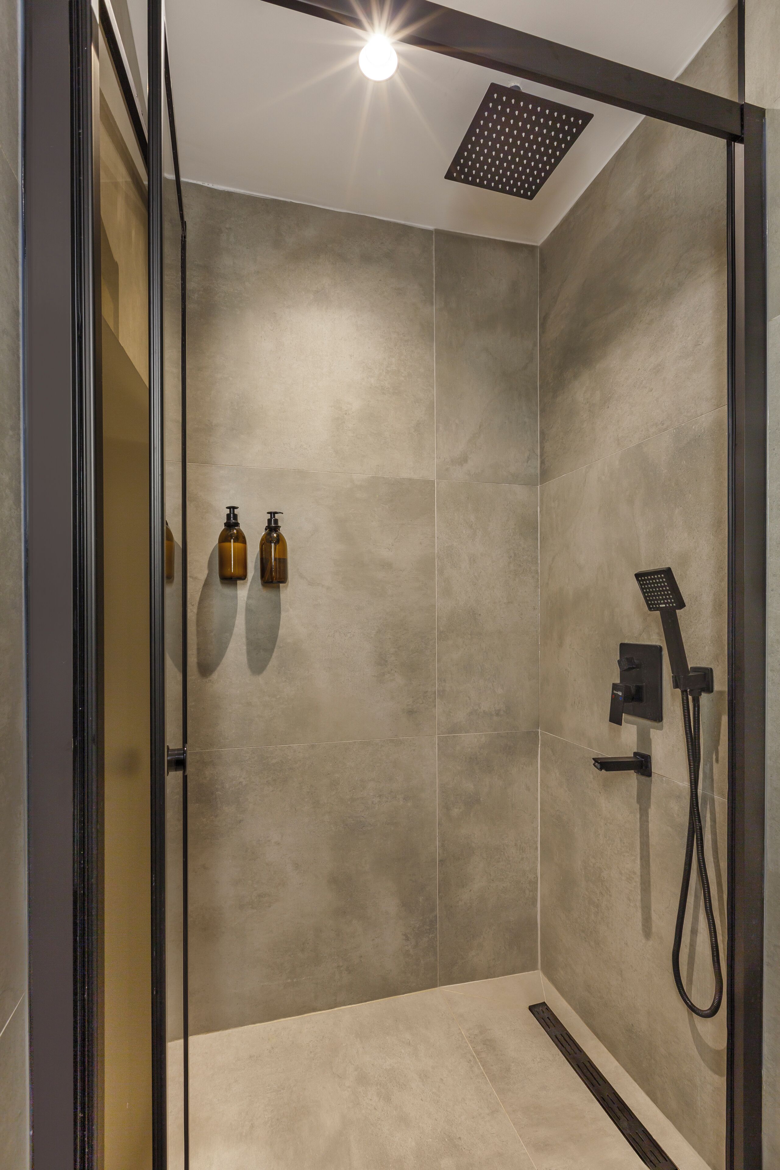 Superior Triple Room | Bathroom | Shower, rainfall showerhead, designer toiletries, hair dryer