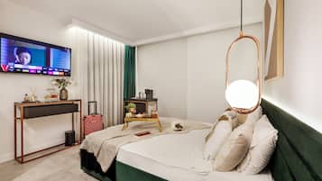Superior tweepersoonskamer, terras | Hypoallergeen beddengoed, een minibar, een kluis op de kamer