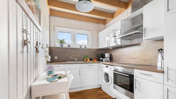 冰箱、微波炉、烤箱、炉灶