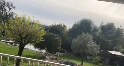 T3 15 mins from the beaches!