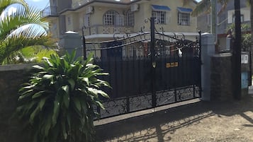 Bagian depan properti