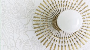 Huoneisto (1 Bedroom) | Oleskelualue | 55–tuumainen televisio, jossa kaapelikanavat