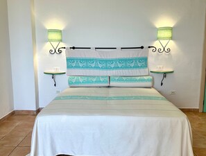 Family Room, Sea View | Bed sheets - HOTEL E RESORT ACQUA DI MARE (Sorso)
