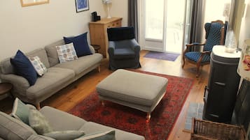 Smart TV, fireplace, offices