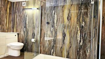 Stratton House | Bathroom