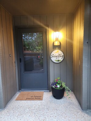 Exterior detail - Newly renovated, Enjoy the beautiful Fall Weather in the South!! (Pinehurst)