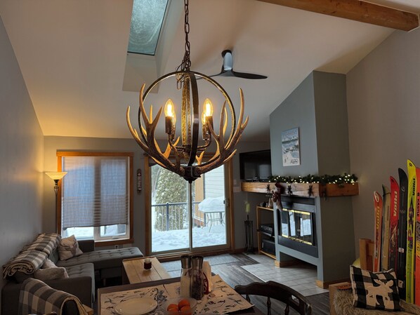 Smart TV - Orford Mountain Escape seasonal inquiries welcome (Orford)