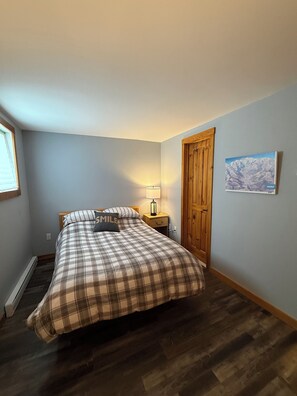 3 bedrooms, free WiFi - Orford Mountain Escape seasonal inquiries welcome (Orford)