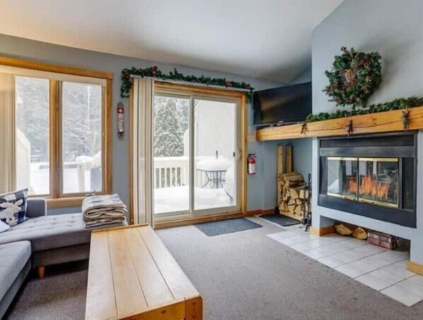 Smart TV - Orford Mountain Escape seasonal inquiries welcome (Orford)