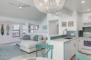 Apartment (2 Bedrooms) | Interior - Bright & Airy Myrtle Beach Condo: 1 Block to Ocean (Myrtle Beach)