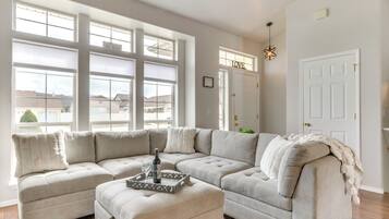 House (4 Bedrooms) | Interior