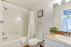 Hús (4 Bedrooms) | Að innan