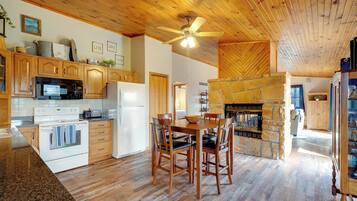 Cottage (2 Bedrooms) | Interior