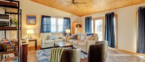 Cottage (2 Bedrooms) | Interior