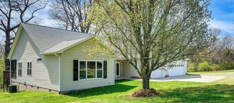 Bright & Elegant Home in High Point w/ Deck!