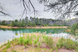 House (3 Bedrooms) | Interior - Toano Home w/ Screened Porch: Steps to Lake! (Toano)