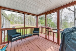 House (3 Bedrooms) | Interior - Toano Home w/ Screened Porch: Steps to Lake! (Toano)