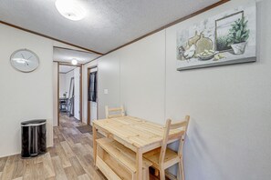 Dining - Pet-friendly Home ~ 5 Mi to Blue Ridge Parkway! (Asheville)
