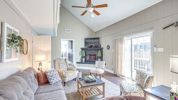 House (5 Bedrooms) | Interior