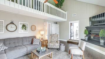 House (5 Bedrooms) | Interior