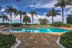 Interior - Fort Myers Beach Studio - Sunset & Ocean Views! (Fort Myers Beach)