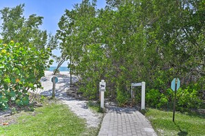 Interior - Fort Myers Beach Studio - Sunset & Ocean Views! (Fort Myers Beach)