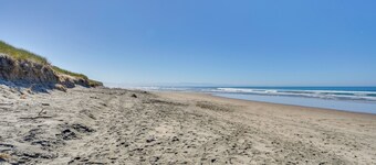 Watsonville Condo w/ Ocean Views & Beach Access