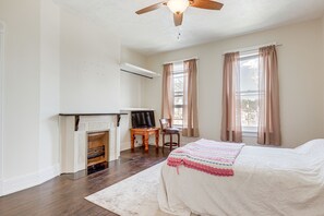 Hus (4 Bedrooms) | 4 soveværelser, arbejdsområde til bærbare computere