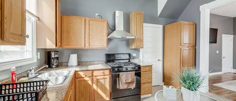 電子レンジ、オーブン、コンロ、ミキサー