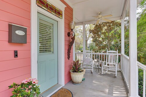 Charming Wilmington Cottage - Walk to Downtown!