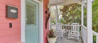 Charming Wilmington Cottage - Walk to Downtown!