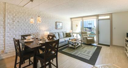 Beachfront Condo w/ Pool Access in Port Aransas