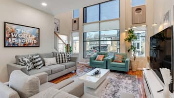 Apartment (3 Bedrooms) | Front of property