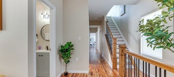 Luxe Newark Retreat w/ Rooftop Deck: Pets Welcome!