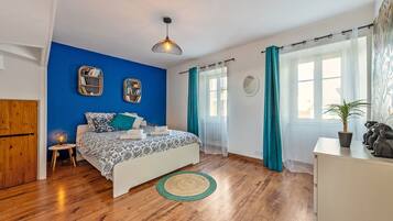 5 bedrooms, iron/ironing board, free WiFi, bed sheets