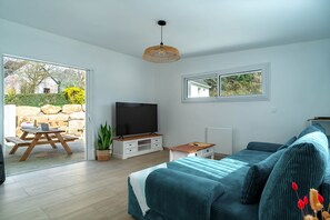 Télévision, chaîne hi-fi