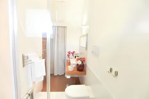 Shower, hair dryer, bidet, towels - Apartment Rome for 4 people-metro Flaminio (Roma)