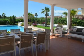 Outdoor dining - Beautiful Villa Sunflower with private pool and garden, nearby the beaches. (Xabia)