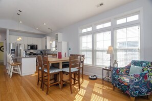 Interior - E-Sea Living by the sea (Carolina Beach)