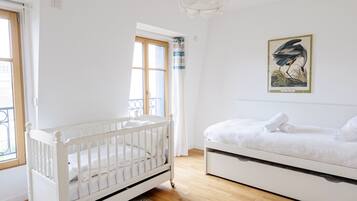 2 bedrooms, WiFi, bed sheets