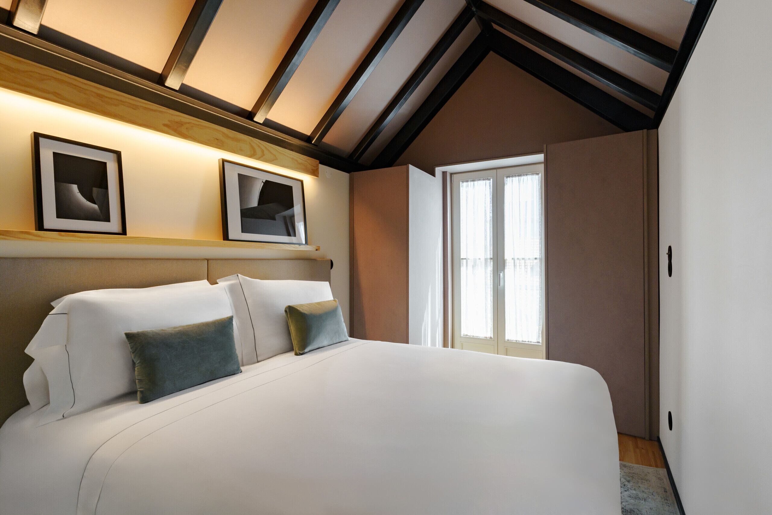 Strykjärn/strykbräda, gratis wi-fi och sängkläder