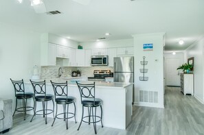 Appart'hôtel, 1 très grand lit (7 B, One Bedroom Condo) | Cuisine privée