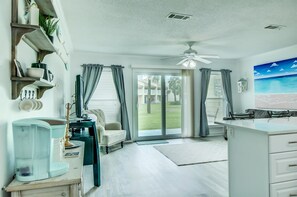 Leilighet, 1 kingsize-seng (7 B, One Bedroom Condo) | Oppholdsområde