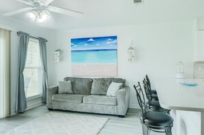 Leilighet, 1 kingsize-seng (7 B, One Bedroom Condo) | Oppholdsområde