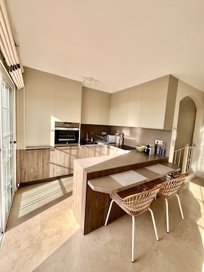 Private kitchen - Superbe Duplex Avec vue mer - Jacuzzi, Jardin & Terrasse Privés (Palm-Mar)