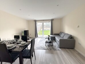 House | Dining